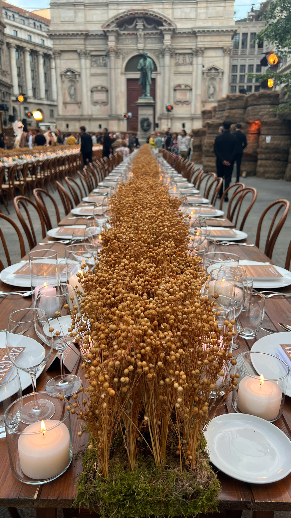 Table setting for a company dinner - ACCAELLE Events | Organizzazione eventi e Wedding planner