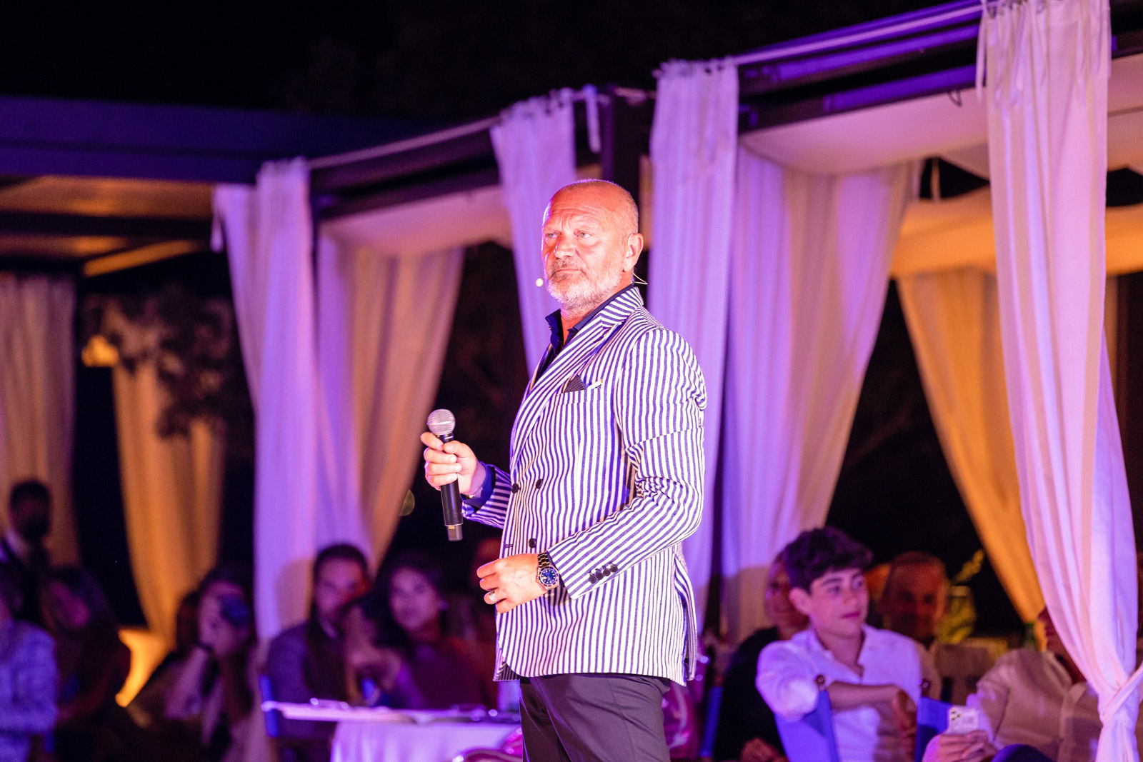 Andrea Pucci performing at an evening event - ACCAELLE Events | Organizzazione eventi e Wedding planner