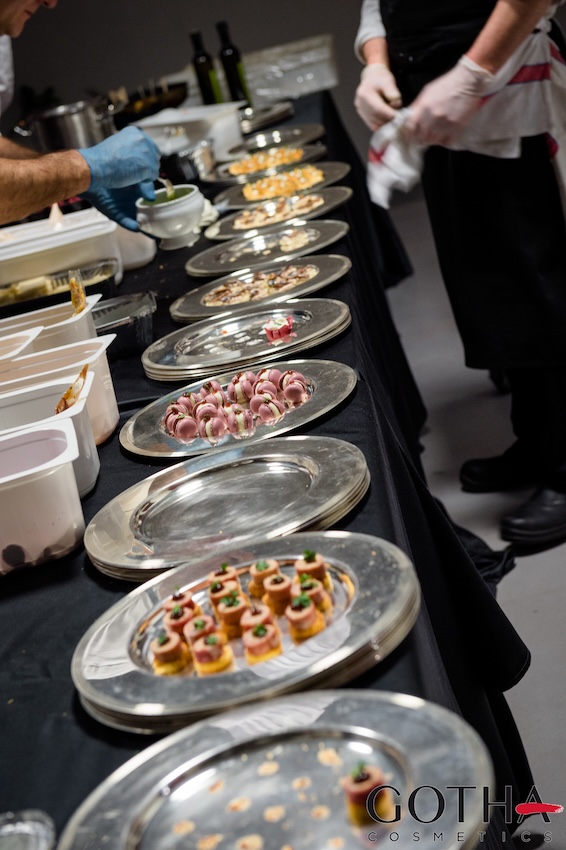 Detail of the catering service with trays of appetizers prepared for guests at the corporate event - ACCAELLE Events | Organizzazione eventi e Wedding planner