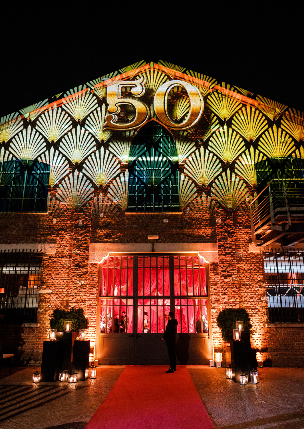 Ingresso illuminato location per festa privata 50esimo anniversario - ACCAELLE Events | Organizzazione eventi e Wedding planner