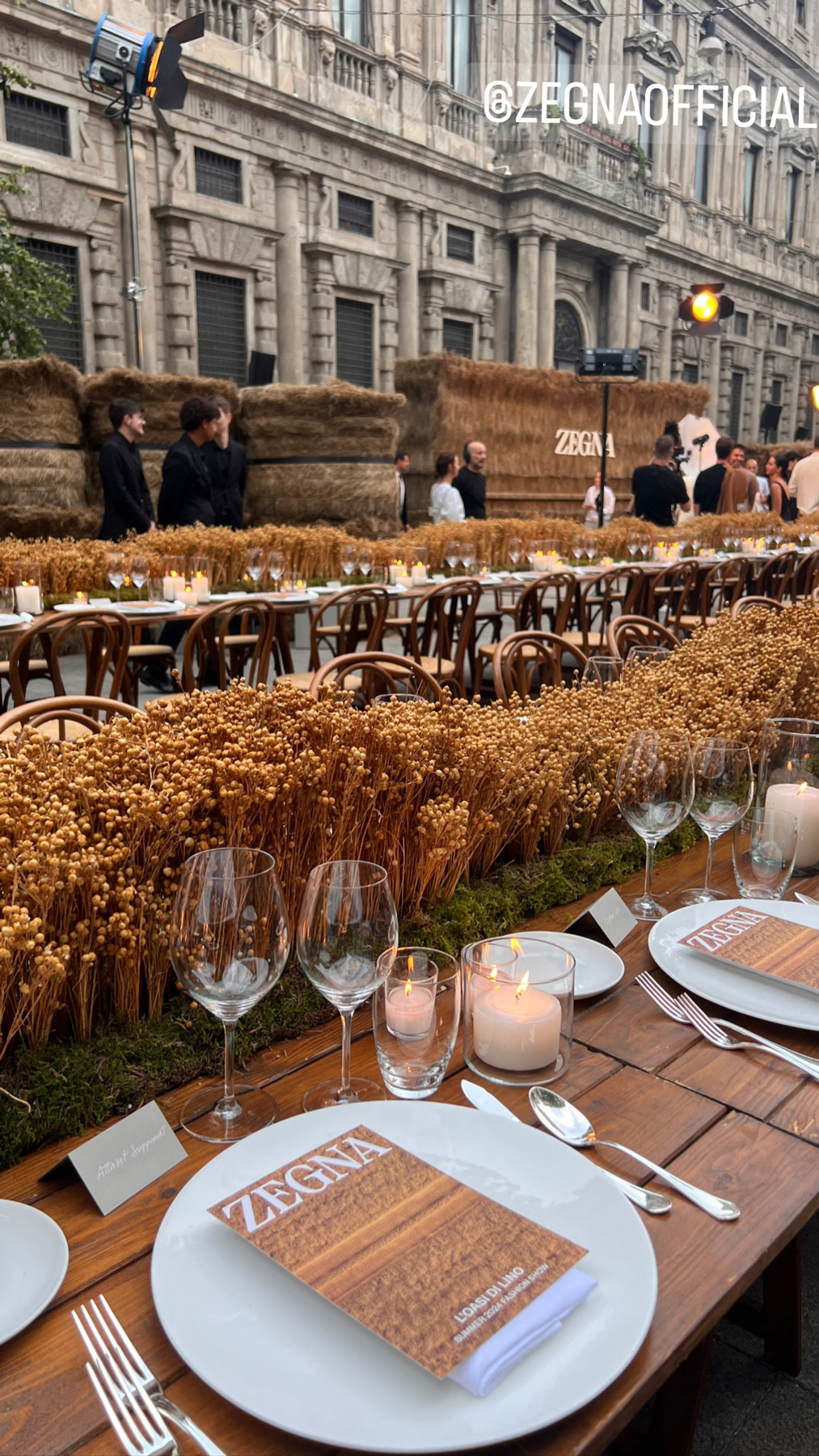 Allestimento tavola per cena aziendale  - ACCAELLE Events | Organizzazione eventi e Wedding planner
