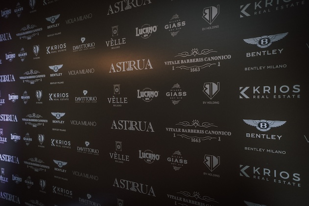 Parete nera raffigurante brand vari  - ACCAELLE Events | Organizzazione eventi e Wedding planner