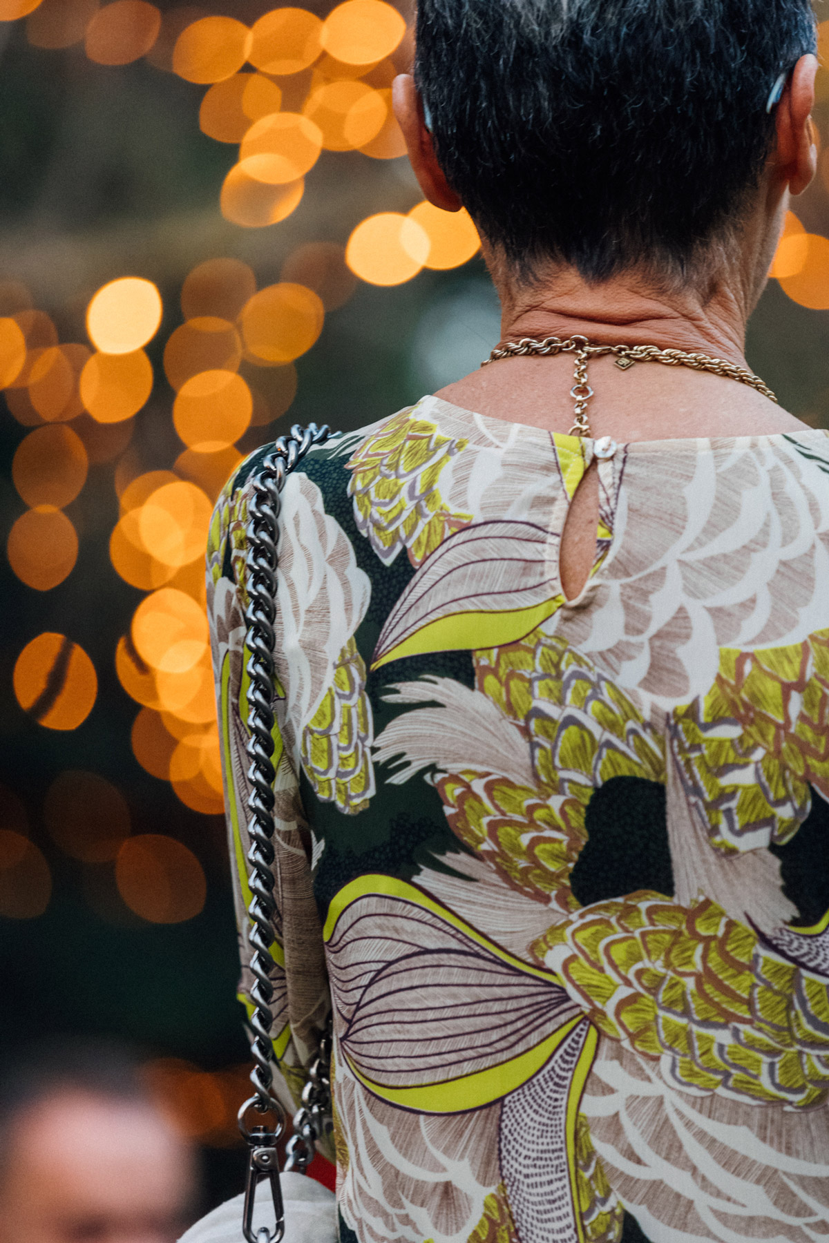 Primo piano vestito con finiture floreali - ACCAELLE Events | Organizzazione eventi e Wedding planner