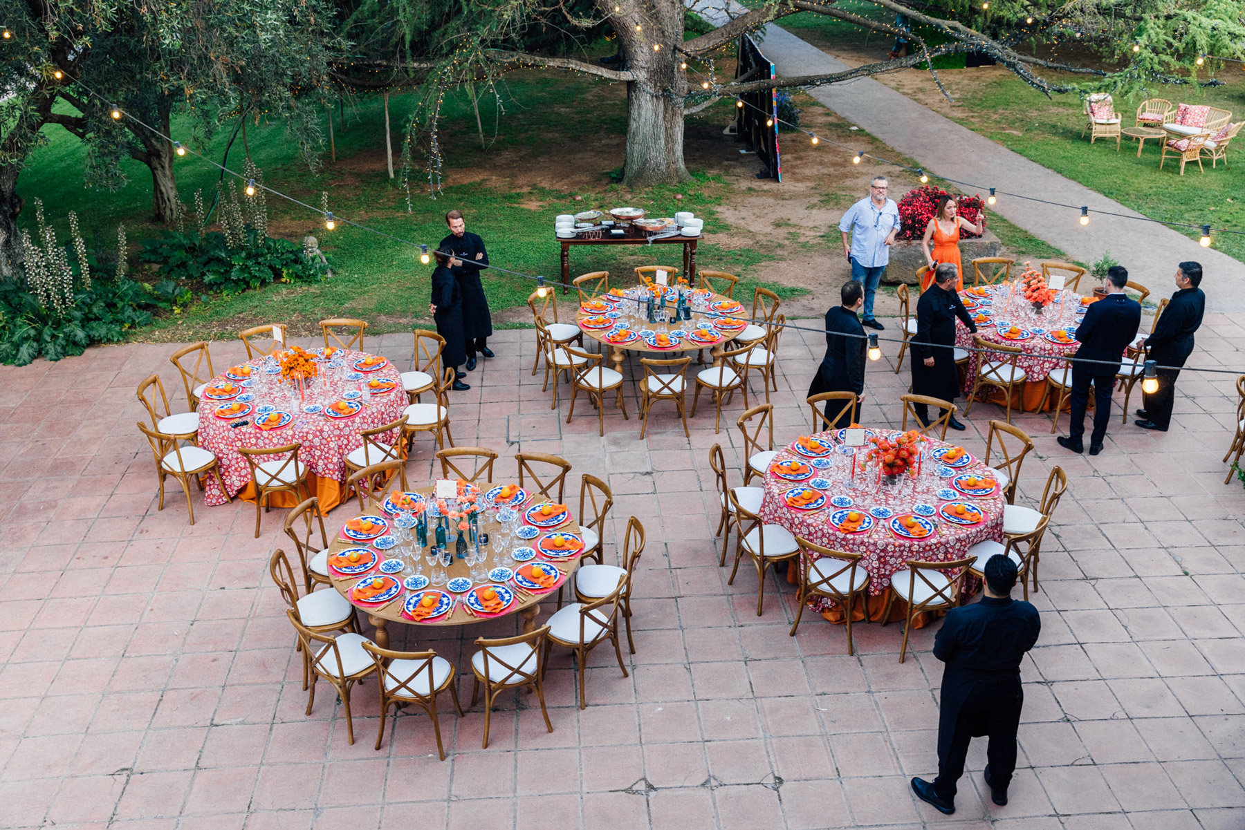 Vista dall'alto tavoli per cena - ACCAELLE Events | Organizzazione eventi e Wedding planner